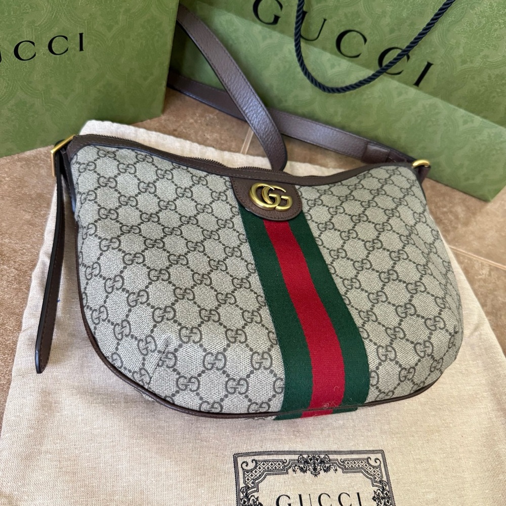 Gucci Ophidia Medium Shoulder Bag - Picture 4 of 13